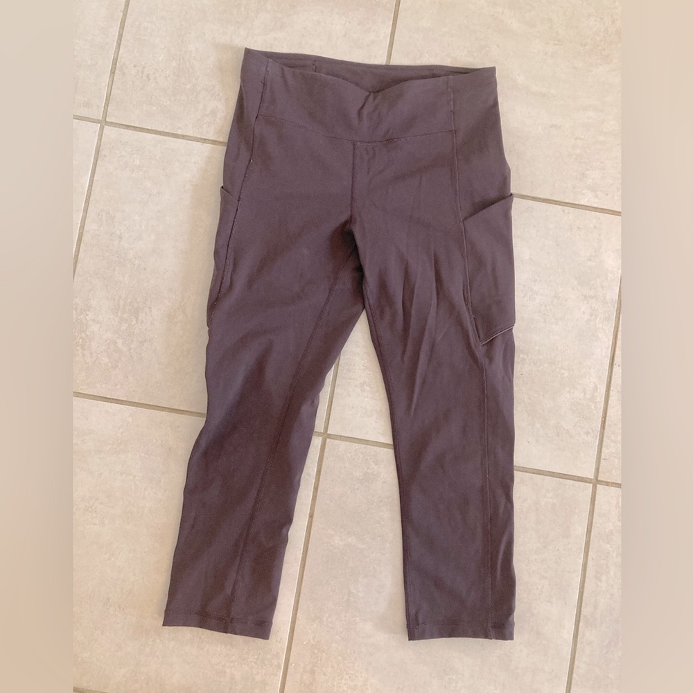 Lululemon burgundy leggings crop